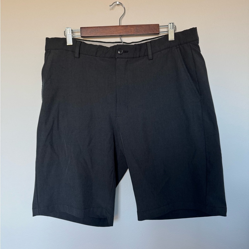 Greg Norman Collection Men's Charcoal Everyday Wear Performance Shorts Size 36